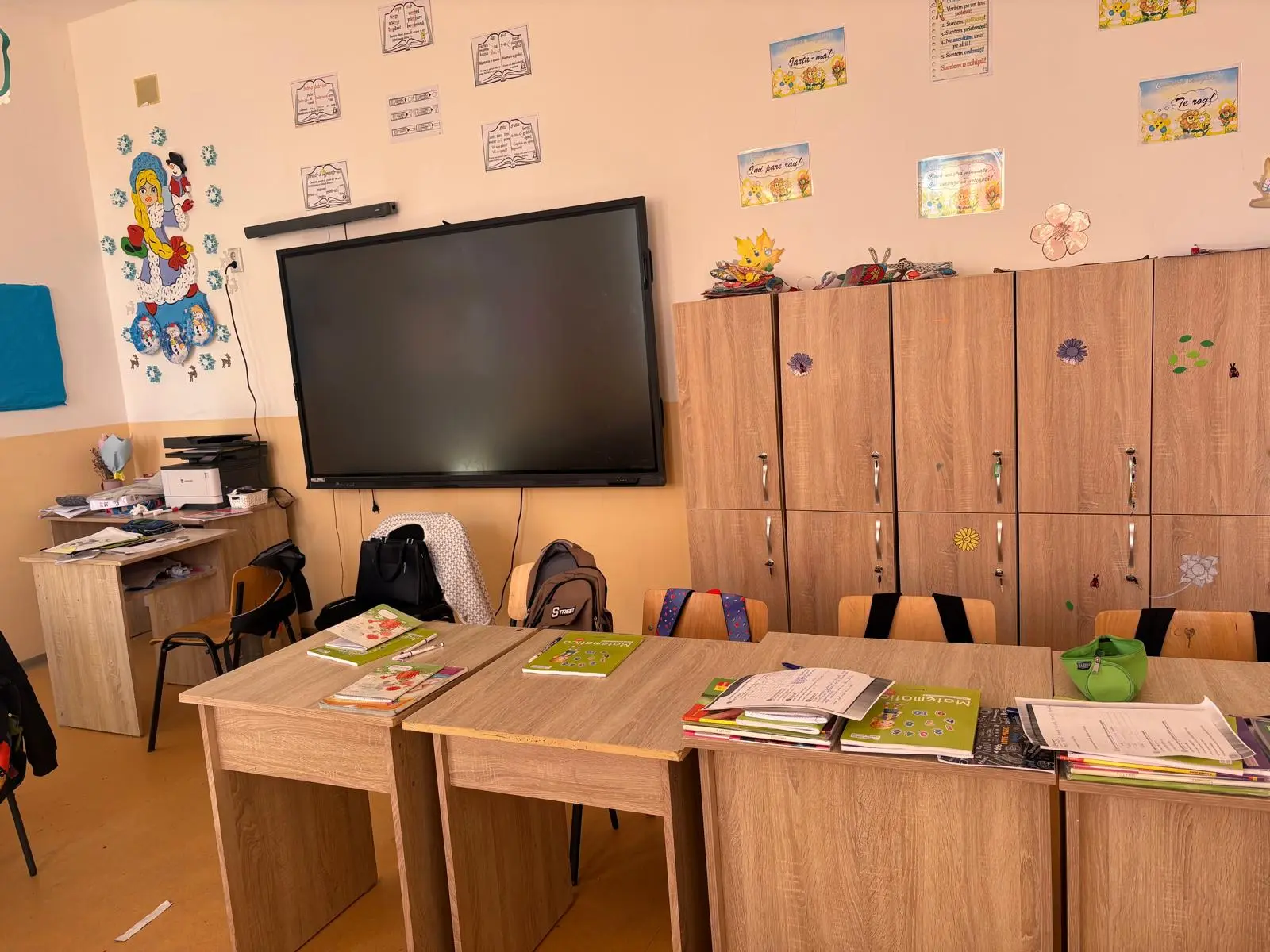 Elevi din ciclul gimnazial la Școala Hlipiceni